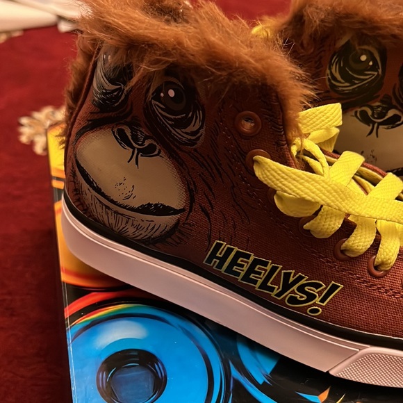 Heelys Kids Orangutan Brown skate wheels shoes sneakers US Size 1 , 2, 3 - Picture 2 of 4